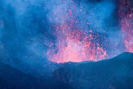 ASH FROM ICELAND VOLCANO MAY HAVE RESPIRATORY HEALTH RISK